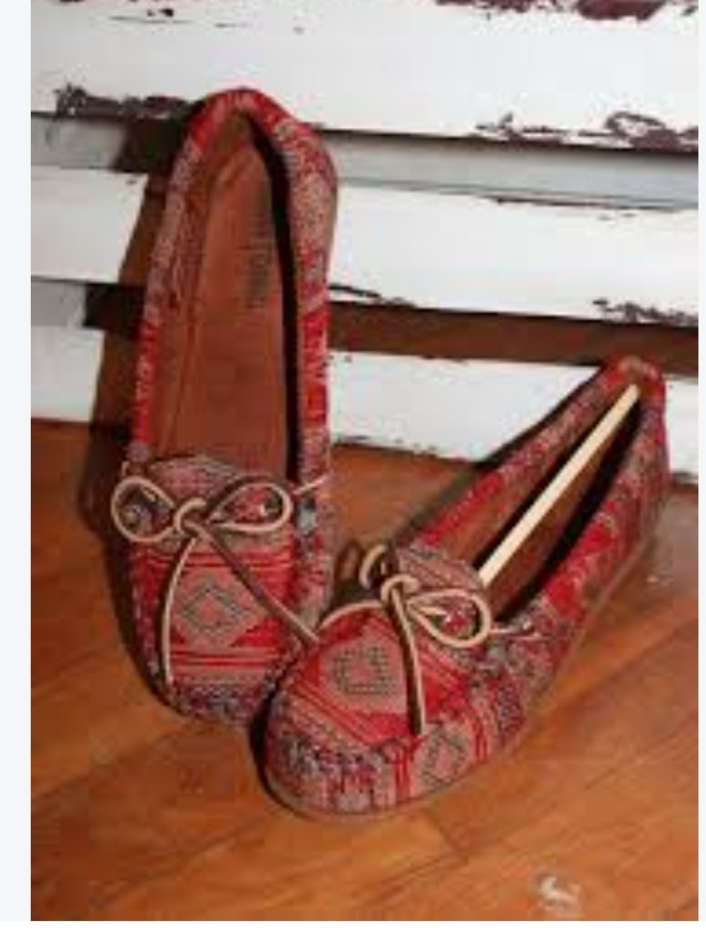 Minnetonka Womens Red Woven Geometric Southwestern Flat Shoes Round Toe US 7.5